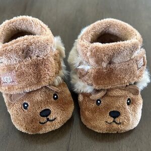 ‼️‼️ UGG Tan Bear Kids Slippers